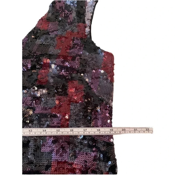 Bcbg Sequined shift dress. Deep V cut in the front. - Picture 8 of 11